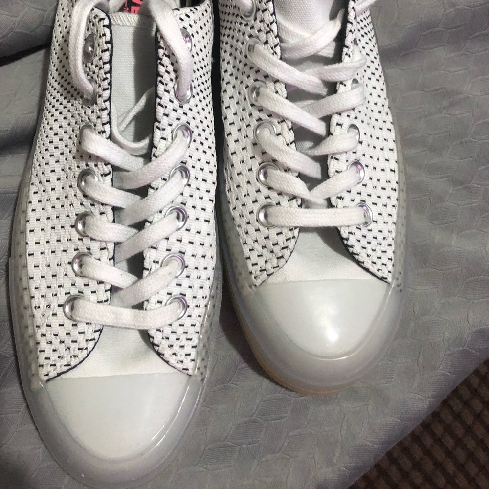 White chuck Taylor converse with woven pattern
